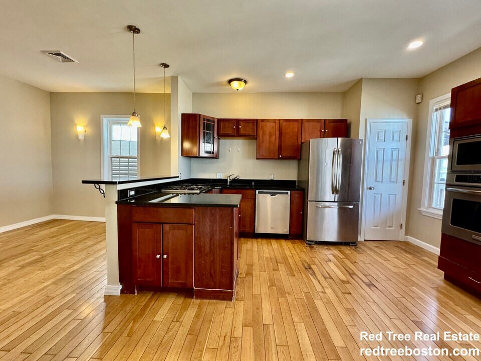 22 Elmore St in Boston, MA - Building Photo