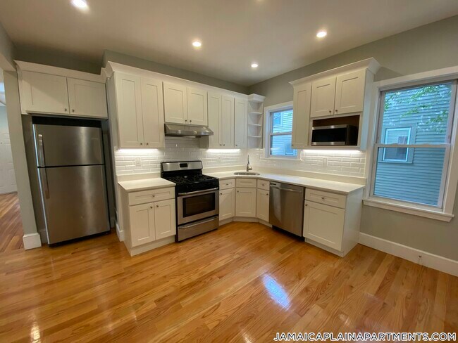 164 Hyde Park Ave in Boston, MA - Building Photo - Building Photo