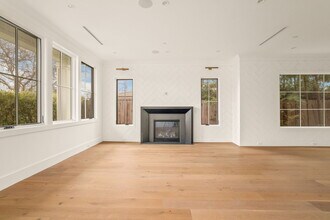 9022 Monte Mar Dr in Los Angeles, CA - Building Photo - Building Photo