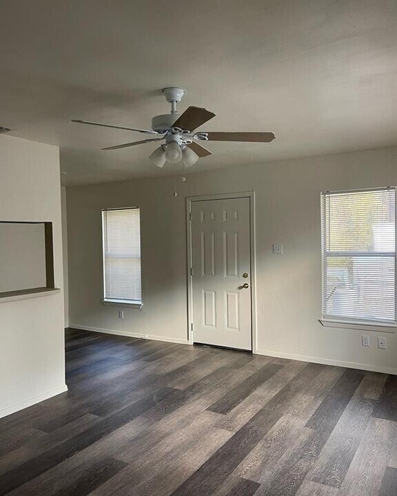 5408 McCullough Ave in Olmos Park, TX - Building Photo