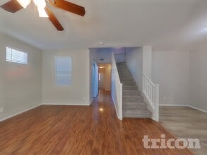 3812 S 54th Glen in Phoenix, AZ - Foto de edificio - Building Photo