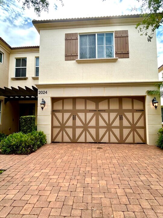2024 Foxtail View Ct in West Palm Beach, FL - Building Photo