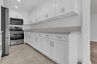 1155 W Exposition Blvd in Los Angeles, CA - Building Photo - Building Photo