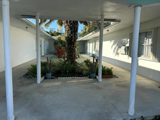 3240 NE 16th St, Unit 1 in Pompano Beach, FL - Building Photo - Building Photo
