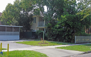 527 8th St N in St. Petersburg, FL - Building Photo - Building Photo