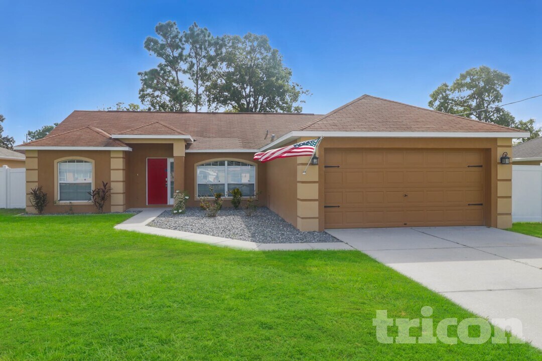 3130 Wiltshire Ave in Spring Hill, FL - Building Photo