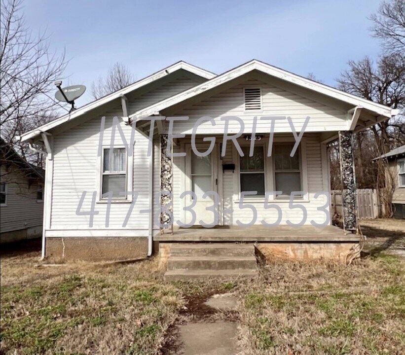 1325 W Elm St in Springfield, MO - Building Photo