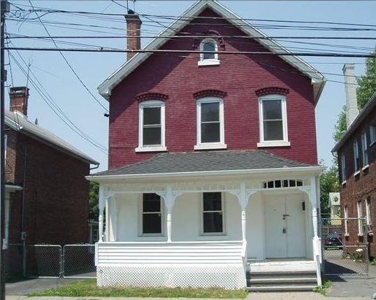 35 Henry St in Kingston, NY - Foto de edificio