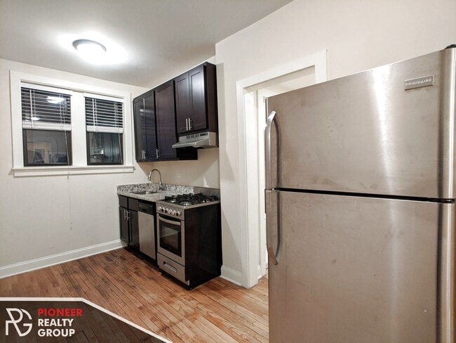 4036 N Ashland Ave, Unit E1