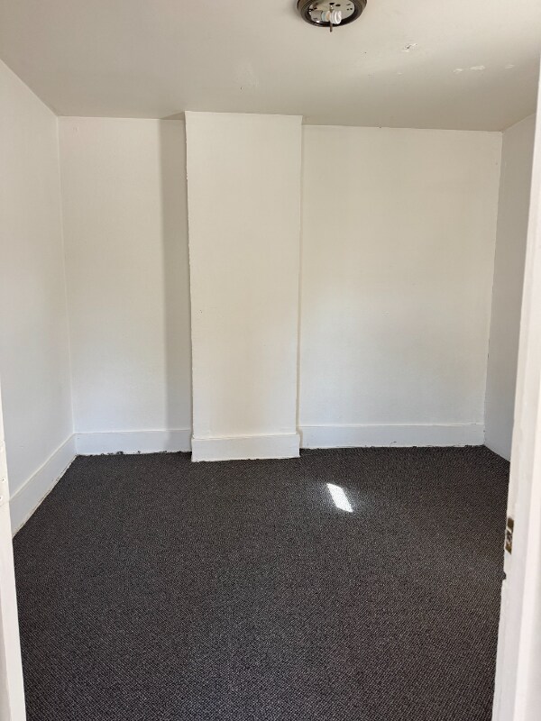 920 Broadway St in Emmetsburg, IA - Foto de edificio - Building Photo