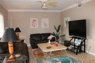 3935 Country Club Blvd in Cape Coral, FL - Building Photo - Building Photo