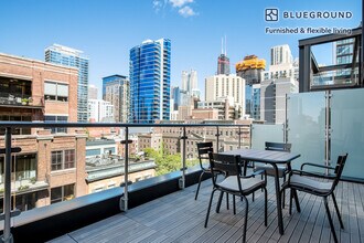 676 N La Salle Dr in Chicago, IL - Building Photo - Building Photo