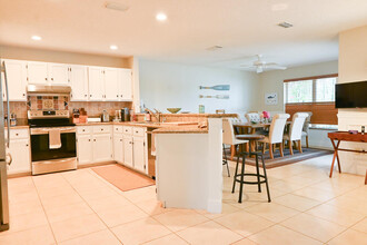 12828 Meadowbreeze Dr in Wellington, FL - Building Photo - Building Photo