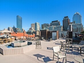 250 Commonwealth Ave, Unit 20 in Boston, MA - Foto de edificio - Building Photo