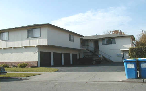 1207 Francisco Ave in San Jose, CA - Foto de edificio - Building Photo