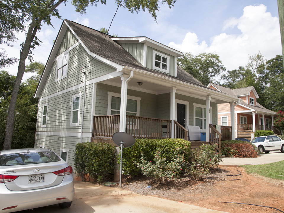 580 S Poplar St in Athens, GA - Building Photo