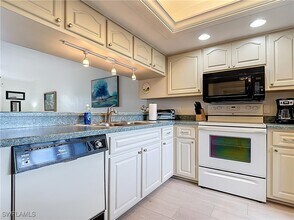 13080 White Marsh Ln in Ft. Myers, FL - Building Photo - Building Photo