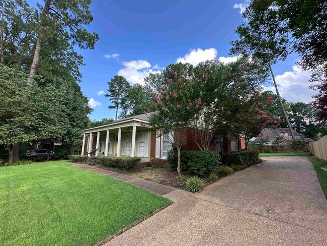 8009 Farmington Blvd in Germantown, TN - Building Photo - Building Photo