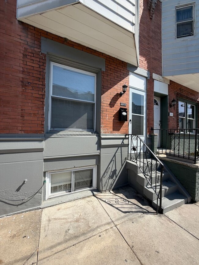 2059 Mercy St in Philadelphia, PA - Building Photo - Building Photo