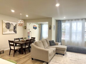 525 Addison Cir in Commerce Township, MI - Building Photo - Building Photo