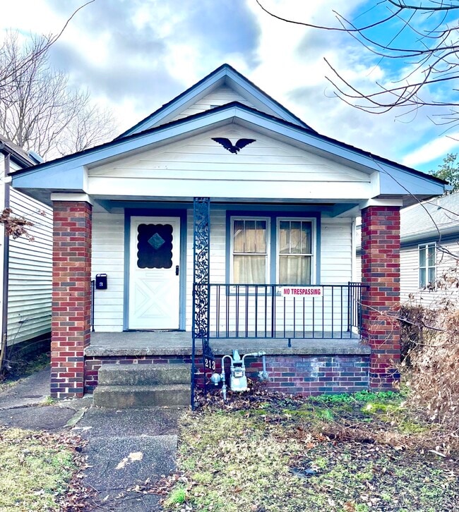 property at 213 E Oregon St