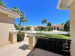 7168 Whitemarsh Cir in Lakewood Ranch, FL - Building Photo - Building Photo