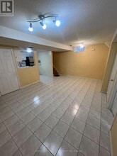 558 Kaiser Dr in Mississauga, ON - Building Photo - Building Photo