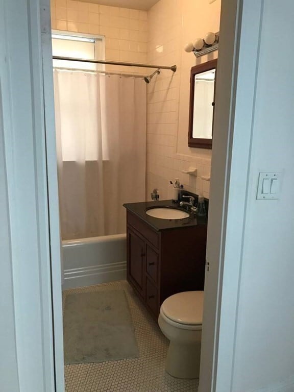 1685 Beacon St, Unit 2 in Brookline, MA - Building Photo - Building Photo