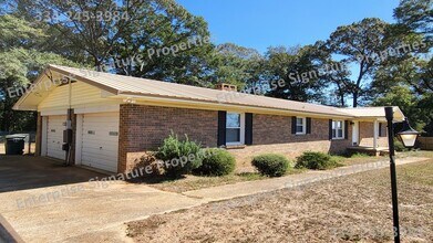 2500 Neal Metcalf Rd in Enterprise, AL - Building Photo - Building Photo