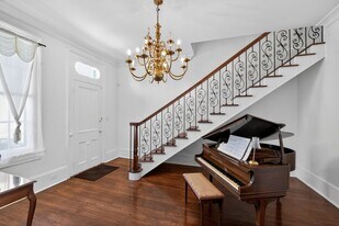 1030 Burgundy St in New Orleans, LA - Building Photo