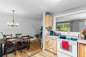 68 Greeley St in Asheville, NC - Building Photo - Building Photo