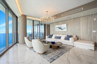 15701 Collins Ave, Unit 4401 in North Miami Beach, FL - Building Photo - Building Photo