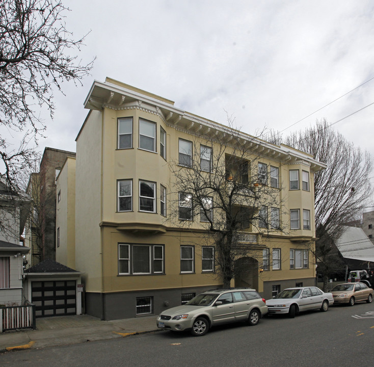 The Hartford in Portland, OR - Building Photo