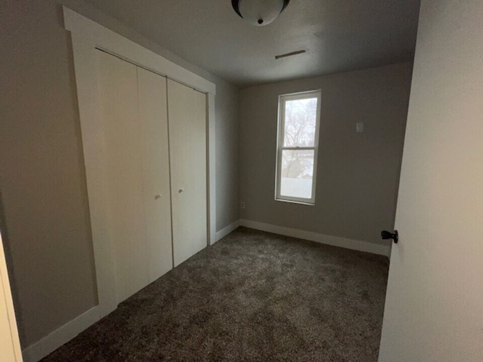 928 N Spring Ave in Sioux Falls, SD - Building Photo