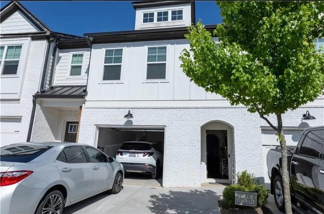 property at 82 Auburn Crossing Dr