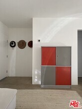 17601 Cohasset St in Los Angeles, CA - Building Photo - Building Photo