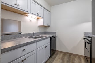 Benson Hills Apartments in Haslett, MI - Building Photo - Interior Photo