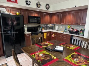 8520 SW 133rd Avenue Rd in Miami, FL - Building Photo - Building Photo