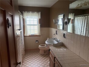 8946 Rivershore Dr in Niagara Falls, NY - Building Photo - Building Photo