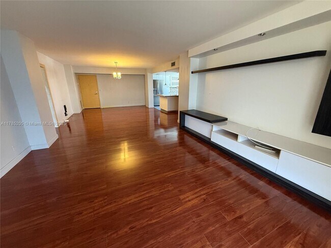 1500 S Ocean Dr in Hollywood, FL - Building Photo - Building Photo