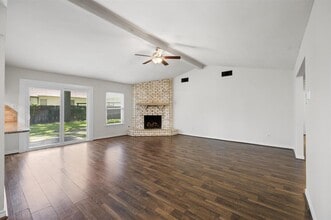 3218 Sycamore Springs Dr in Houston, TX - Building Photo - Building Photo
