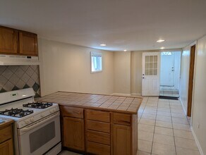 2341 W 18th Pl, Unit G in Chicago, IL - Building Photo - Building Photo