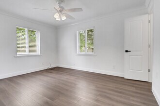 3864 Coconut Cir S in Naples, FL - Building Photo - Building Photo