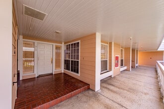 4342 Redwood Ave, Unit C313 in Marina Del Rey, CA - Building Photo - Building Photo