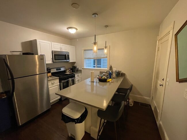 32 Rawson St, Unit 1