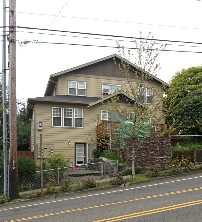 1104 Washington St in Oregon City, OR - Building Photo