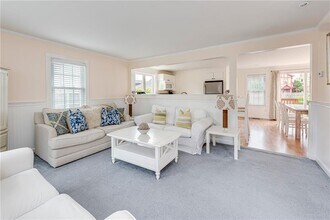 40 Holland St in Newport, RI - Building Photo - Building Photo
