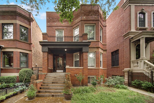 1240 W Cornelia Ave in Chicago, IL - Building Photo