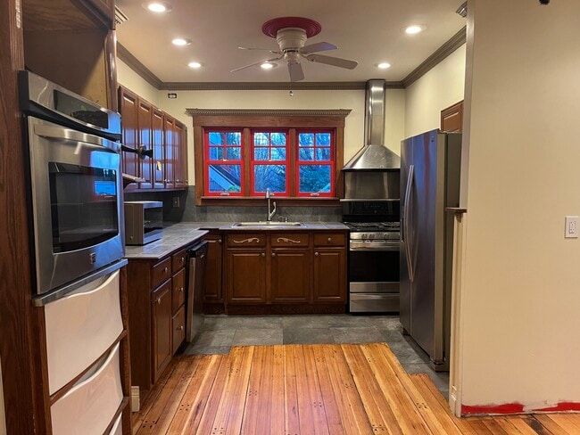 property at 711 Union St