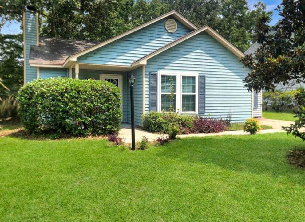 8108 Halifax Way in Charleston, SC - Building Photo